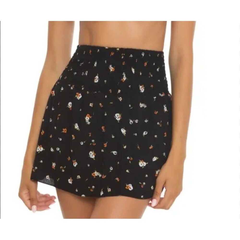 Isabella Rose Mini Skirt Womens Small Black Floral Tulla Smocked Swim Cover-up